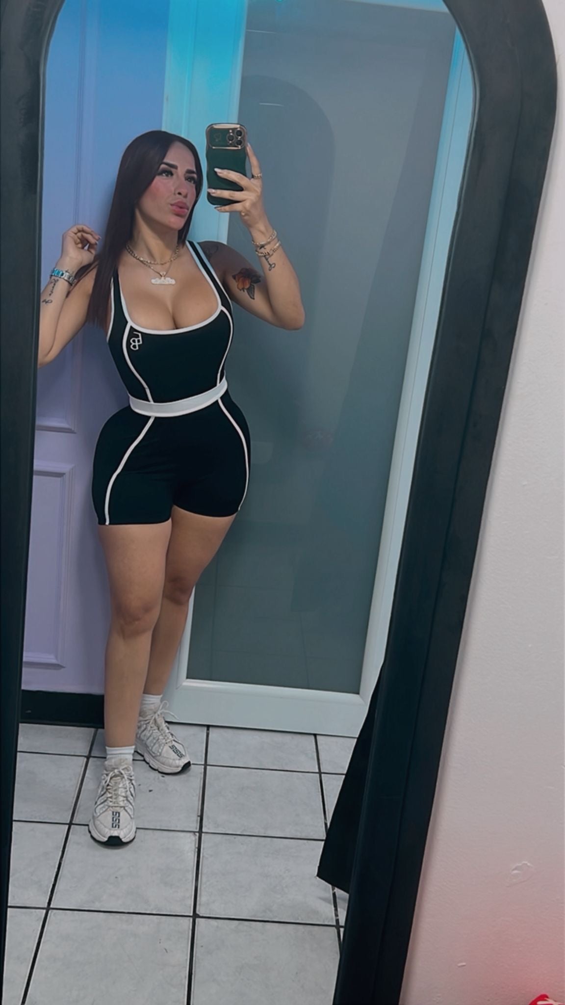 EB Romper🖤🤍