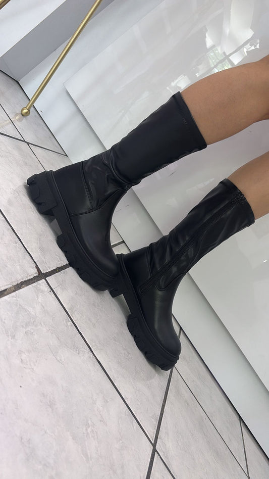 Baddie Boots 🖤